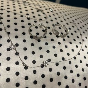 Kate spade Gleaming Gardenia necklace and hoop earrings EUC